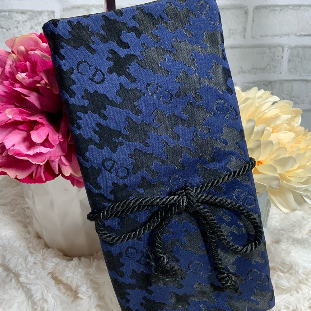 Dior Elegant Silver Quilted Organizer